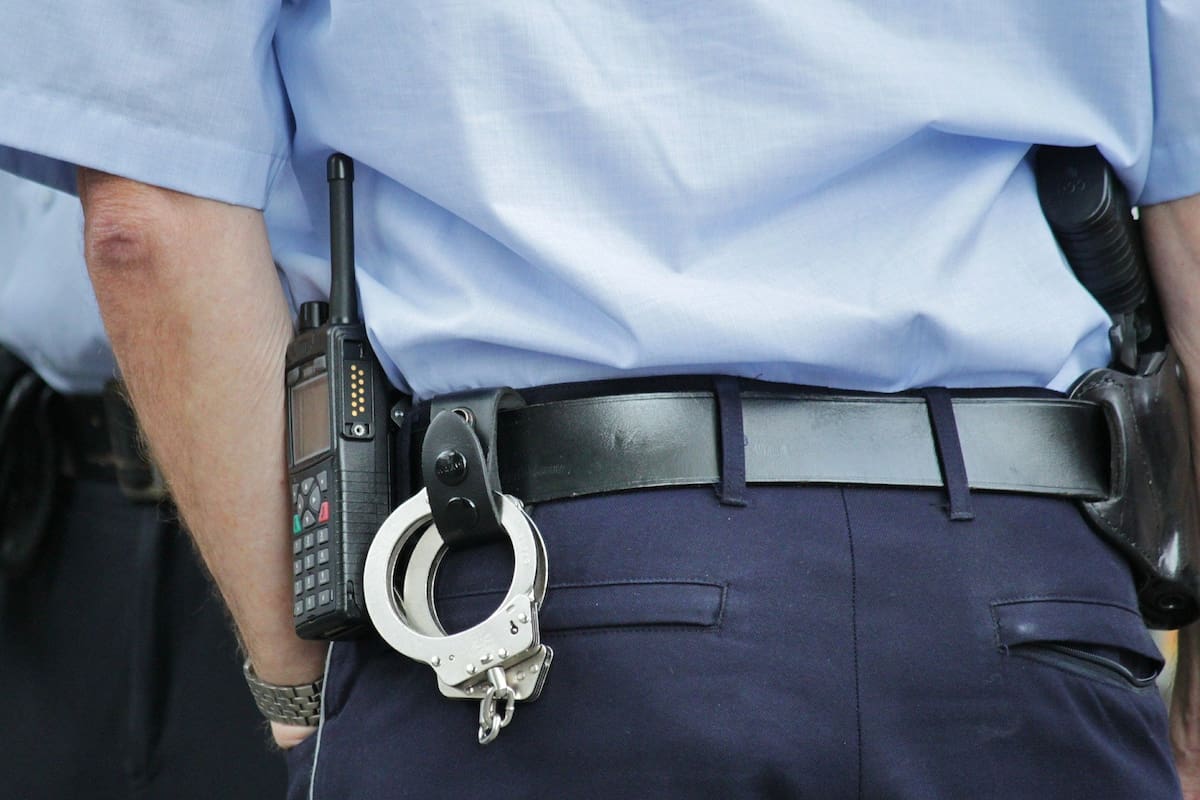 Fallido intento de un hombre por escapar de la policía