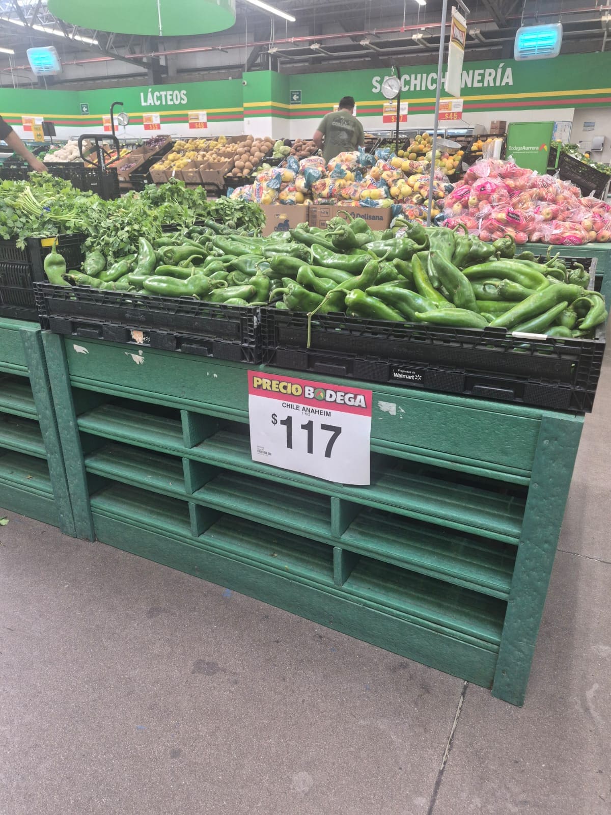 El aumento de algunos productos frescos contrasta con la estabilidad en los precios de las carnes rumbo a las celebraciones del 15 de septiembre. FOTO: ESPECIAL