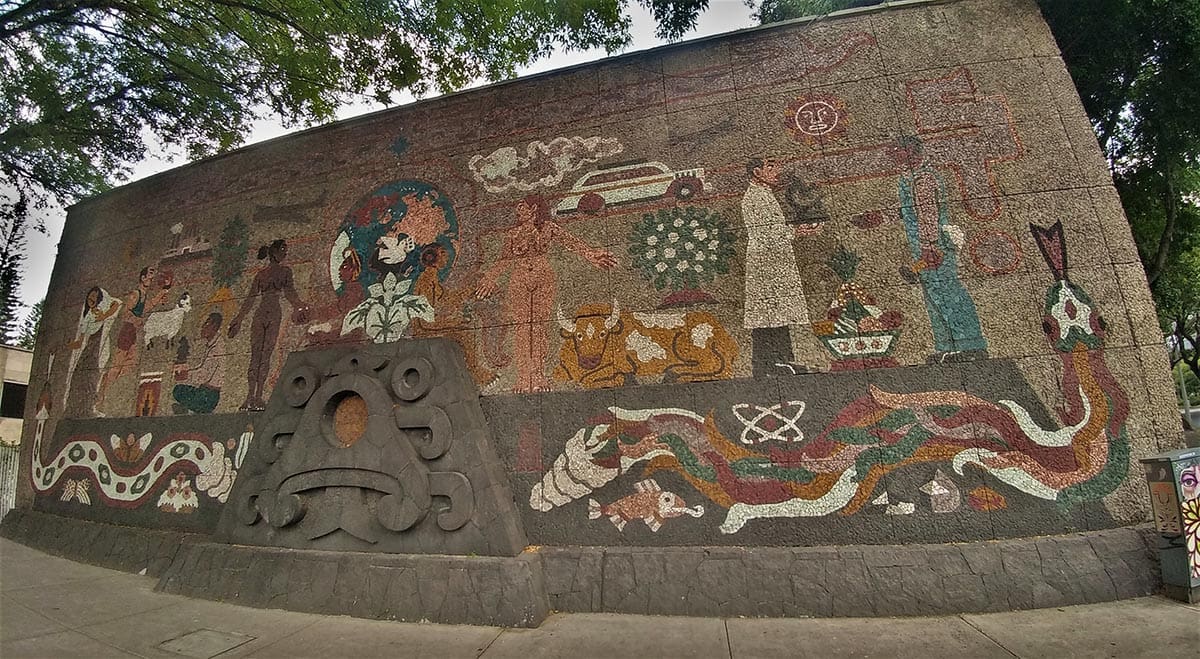 "EL BENEFICIO DE LAS COMUNICACIONES EN LA TIERRA" 1(Centro SCOP, hoy SCT) Foto por Jesús Ismael Vega Estrada.