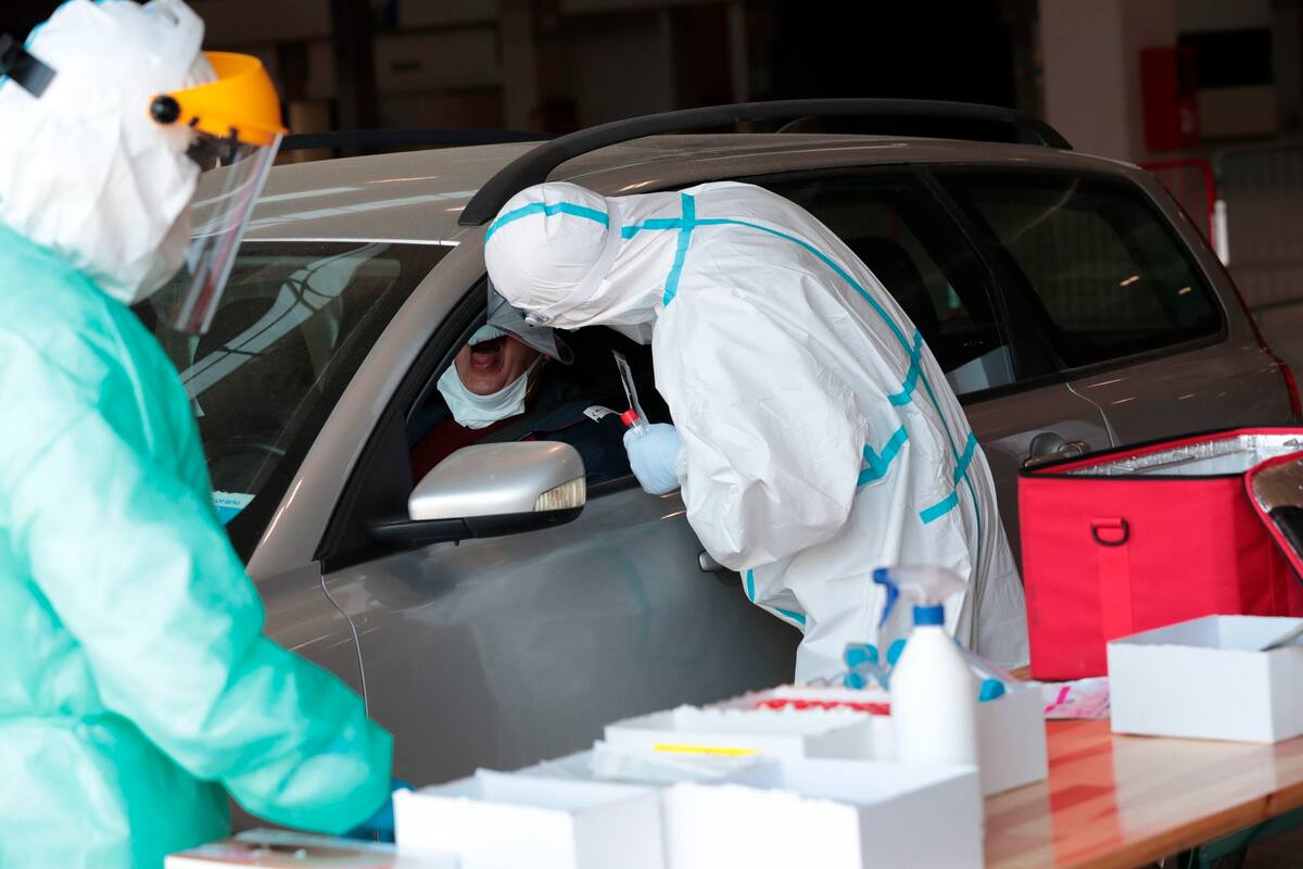 Italia registra 464 muertes en 24 horas