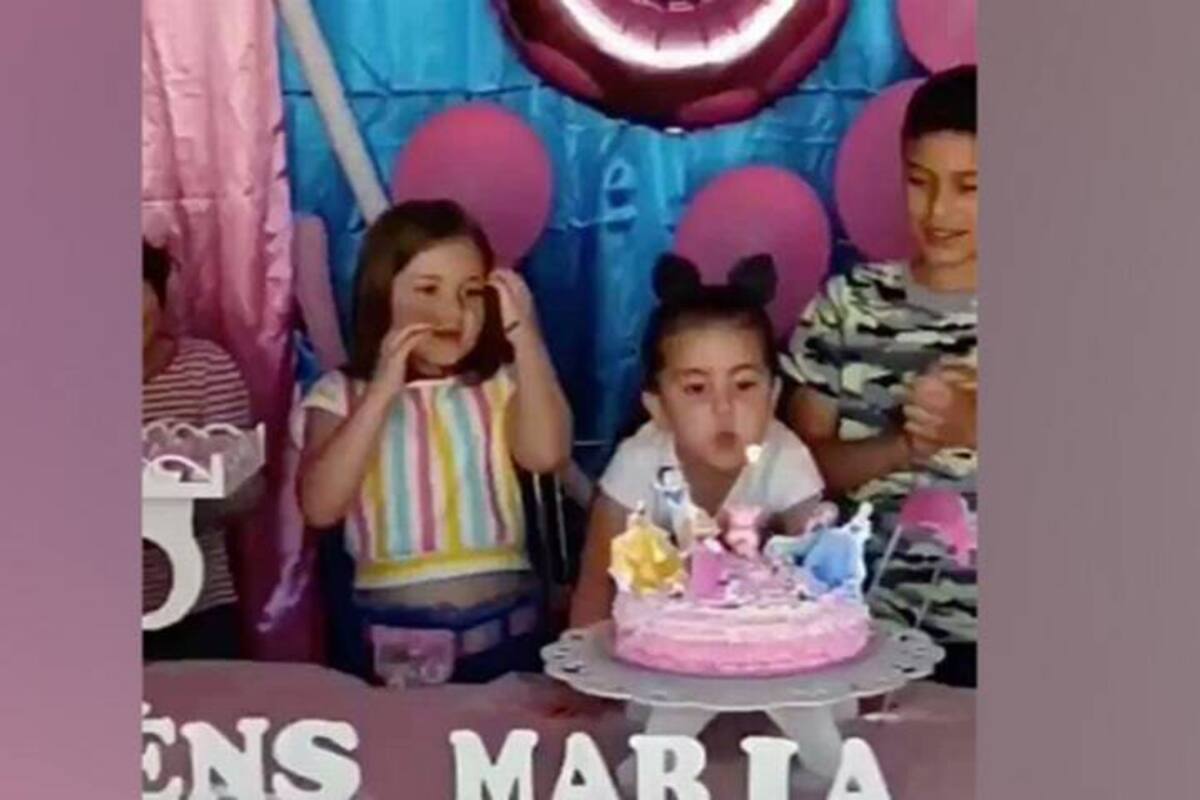 VIDEO: Niña 'desgreña' a otra por soplar la velita del pastel