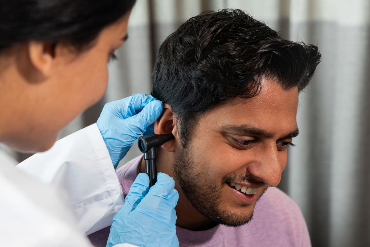 ¿Cómo identificar si el zumbido que escuchas en tu oído podría ser tinnitus?