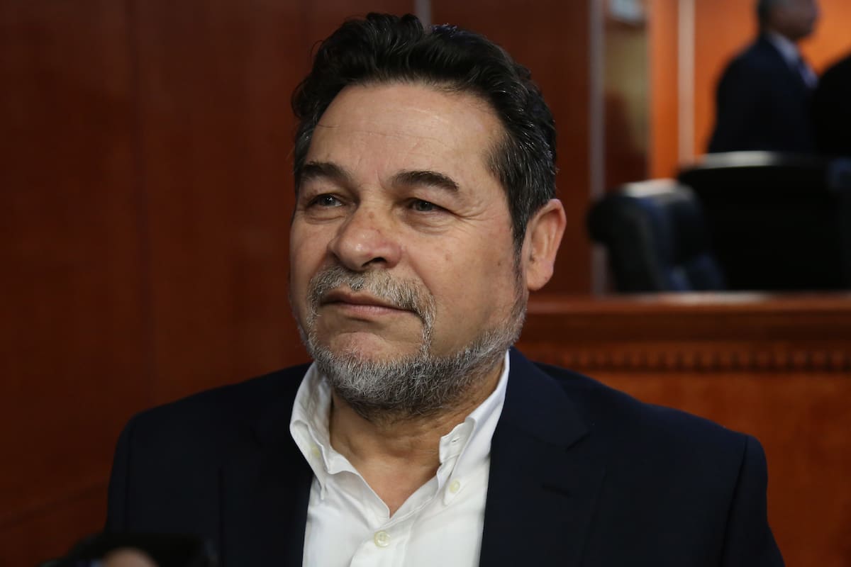 Regresa a laborar Secretario de Educación en periodo convaleciente