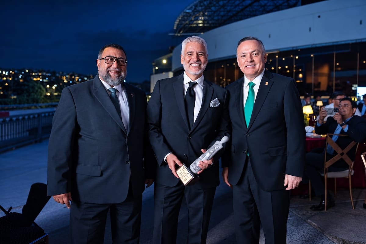 Reconocen trayectoria turística y médica en gala del Mérito Turístico 2026