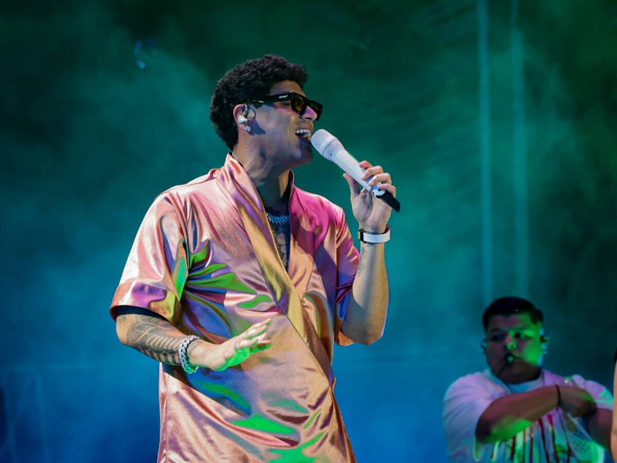 Así compartió Eduin ante sus fans mexicalenses, quienes no habían tenido la oportunidad de ver a Grupo Firme en esta ciudad l Foto: Javier Gallegos