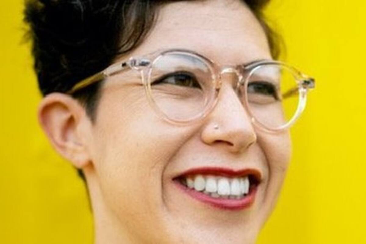 Rachel E. Gross: "A muchas mujeres aún les asquea pensar o tocar sus genitales a no ser que estén manteniendo una relación sexual”