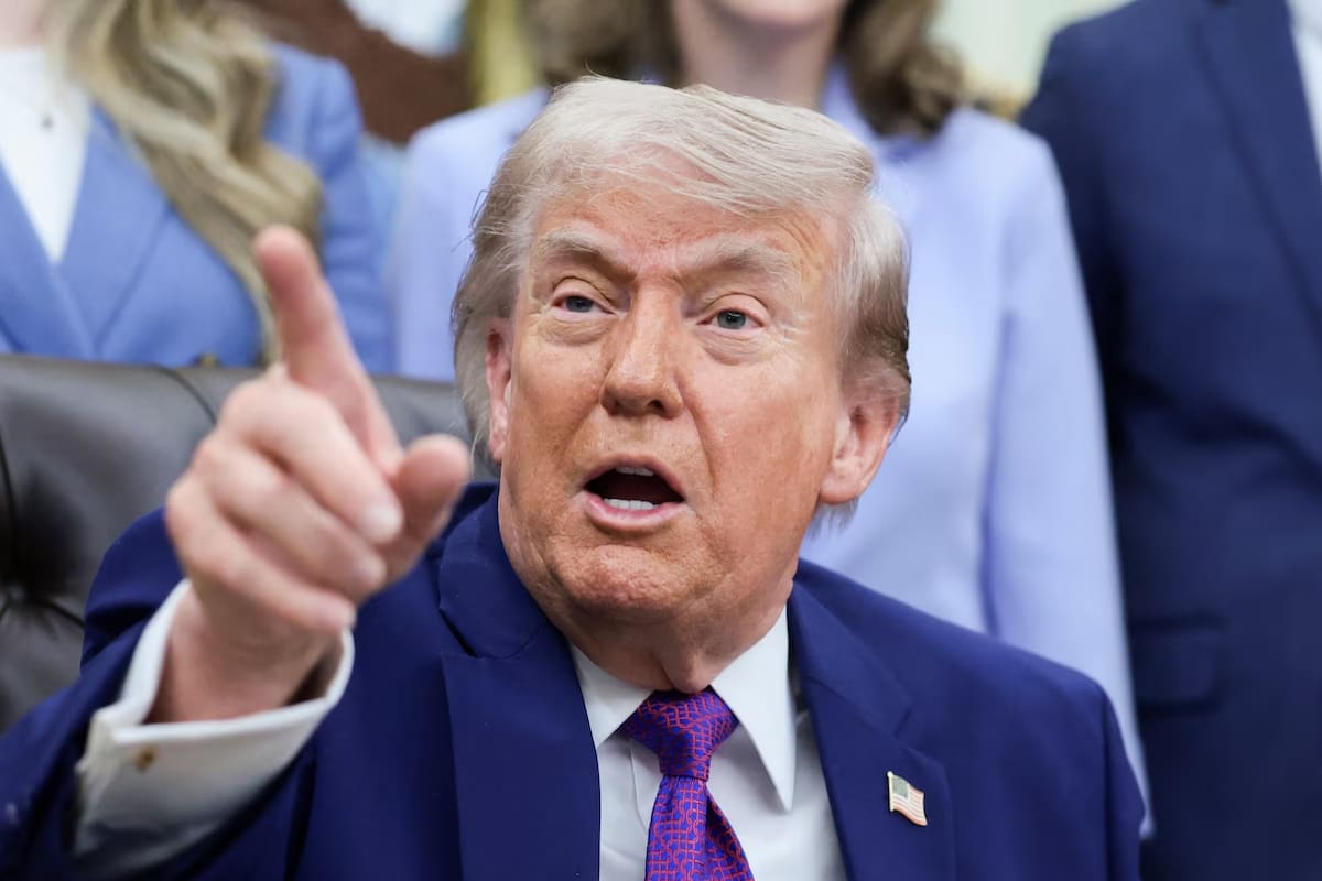 Donald Trump aceptaría que Irán suspenda el enriquecimiento de uranio por 20 años bajo una garantía real y el presidente estadounidense suavizó su exigencia de un freno permanente al programa nuclear tras concluir su cumbre con Xi Jinping en China