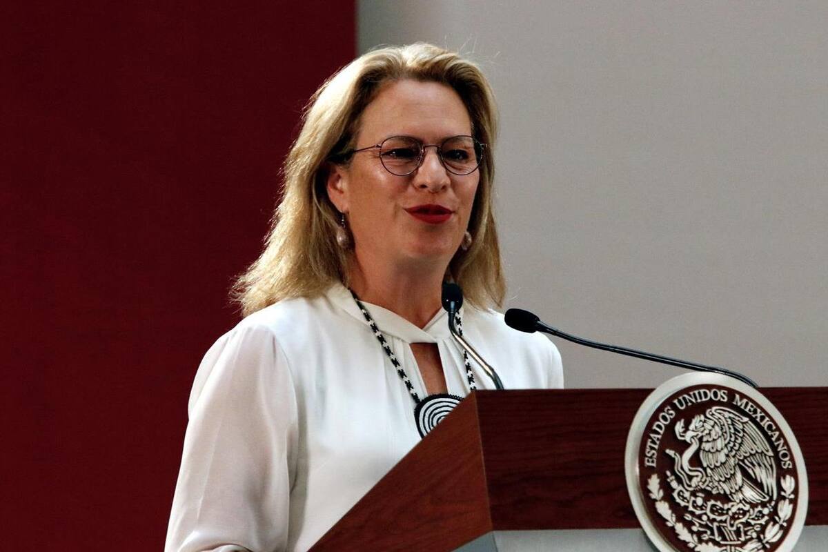 Renuncia a Semarnat por retrasar un vuelo
