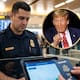 La administración de Donald Trump intensifica la revisión de dispositivos móviles en 2026, convirtiendo el contenido de chats y correos en el factor determinante para la revocación inmediata de visas de turista y residencia