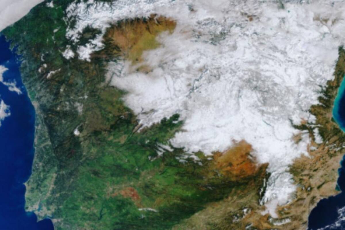 Captan desde el espacio histórica nevada en España