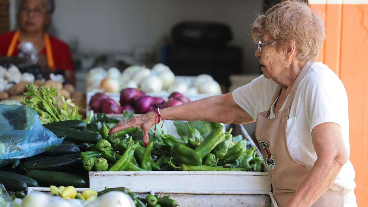 Inflación baja en Sonora por frutas, leche y huevo, pero hortalizas, luz y gas siguen presionando el gasto familiar