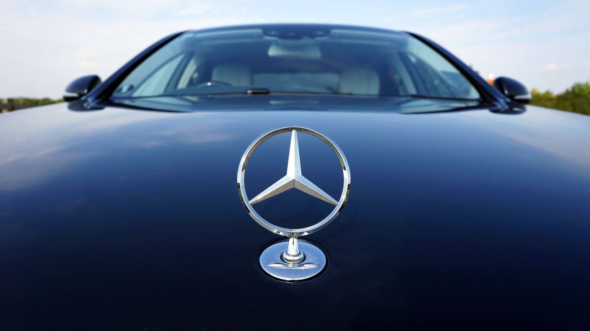 La demanda señala que el emblema AMG puede calentarse y entrar en contacto con la piel de los ocupantes. Foto: Pexels