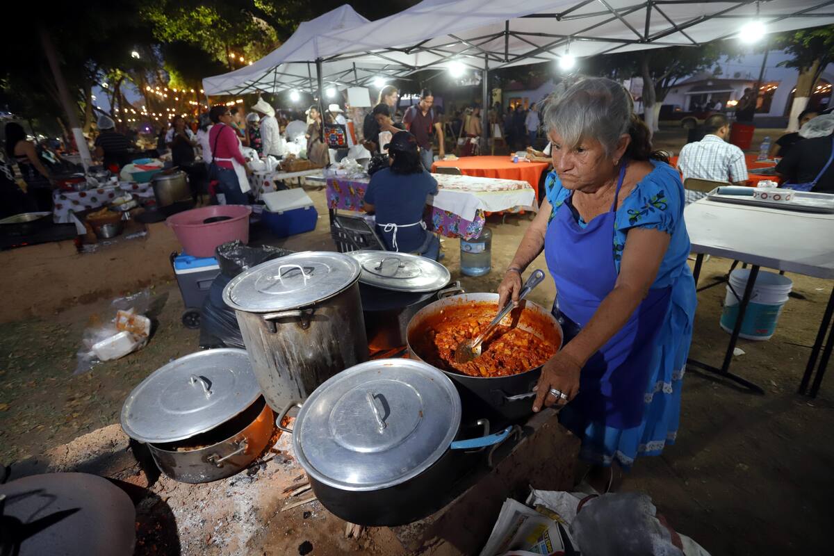 Las comidas típicas llaman mucho la atención aparte que son económicas como las empanadas de papa, carne con chile y tamales.