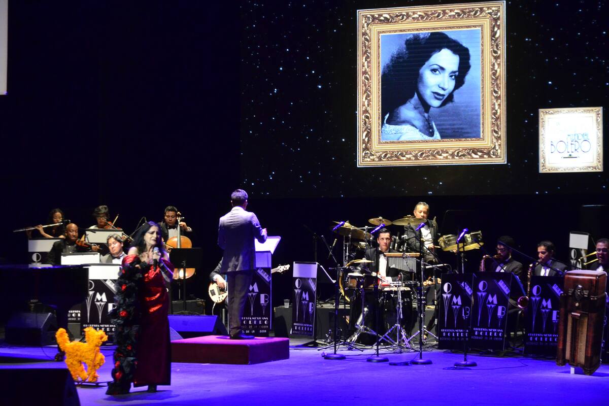 Rinden homenaje a María Victoria en Festival Mundial del Bolero
