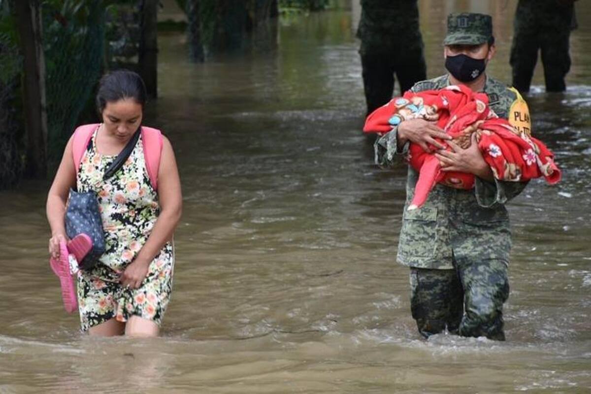 AMLO anuncia decreto para evitar inundaciones y busca tener un "buen control de presas"
