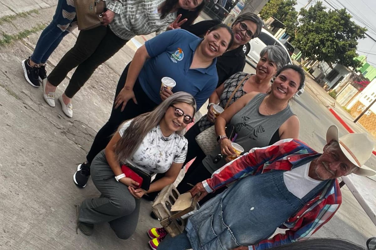 Se unen para ayudar a adultos mayores que se dediquen al ambulantaje: CO