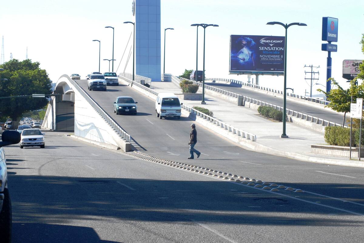 Menor que intentó aventarse de puente en Hermosillo es atendido por DIF
