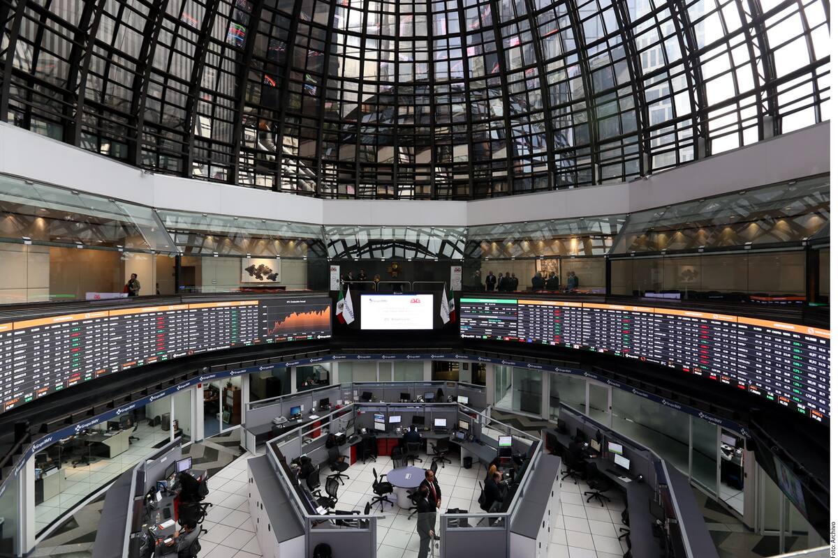 Bolsa mexicana pierde 0,94 % en espera de política monetaria de Banxico