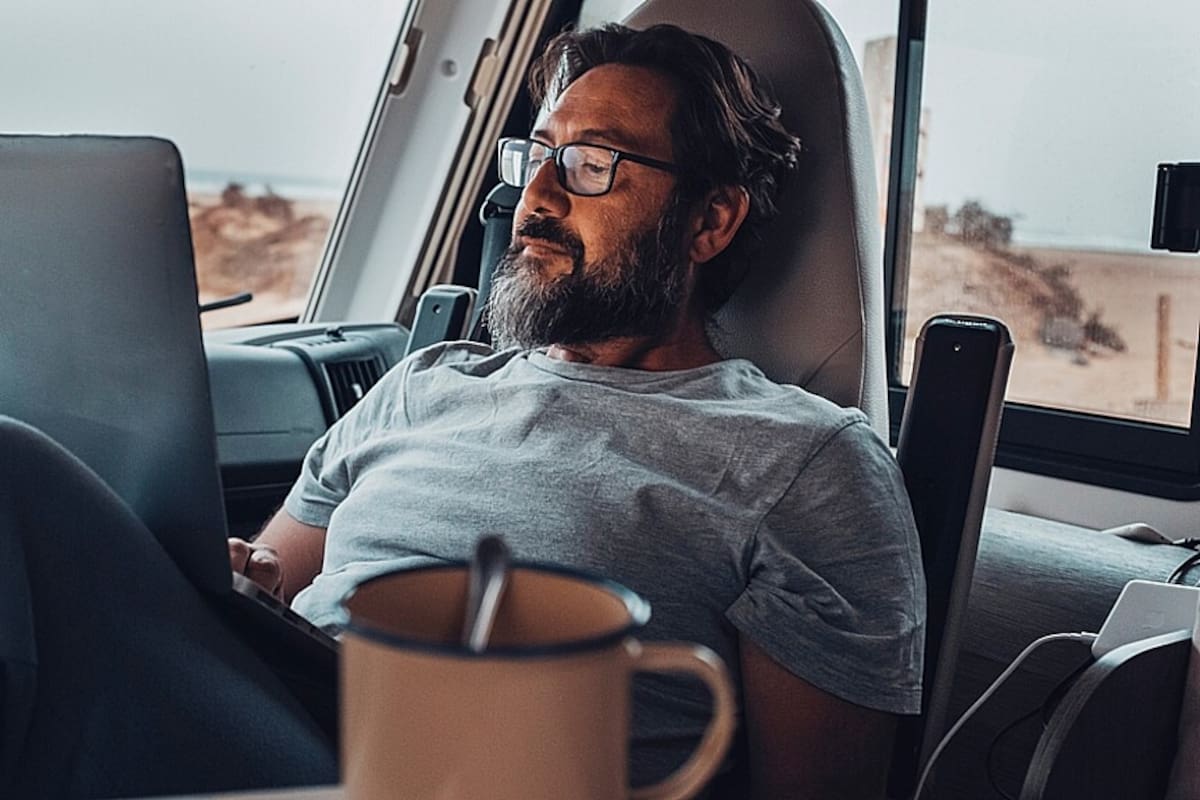 España lanza una visa para nómadas digitales hispanohablantes con beneficios atractivos