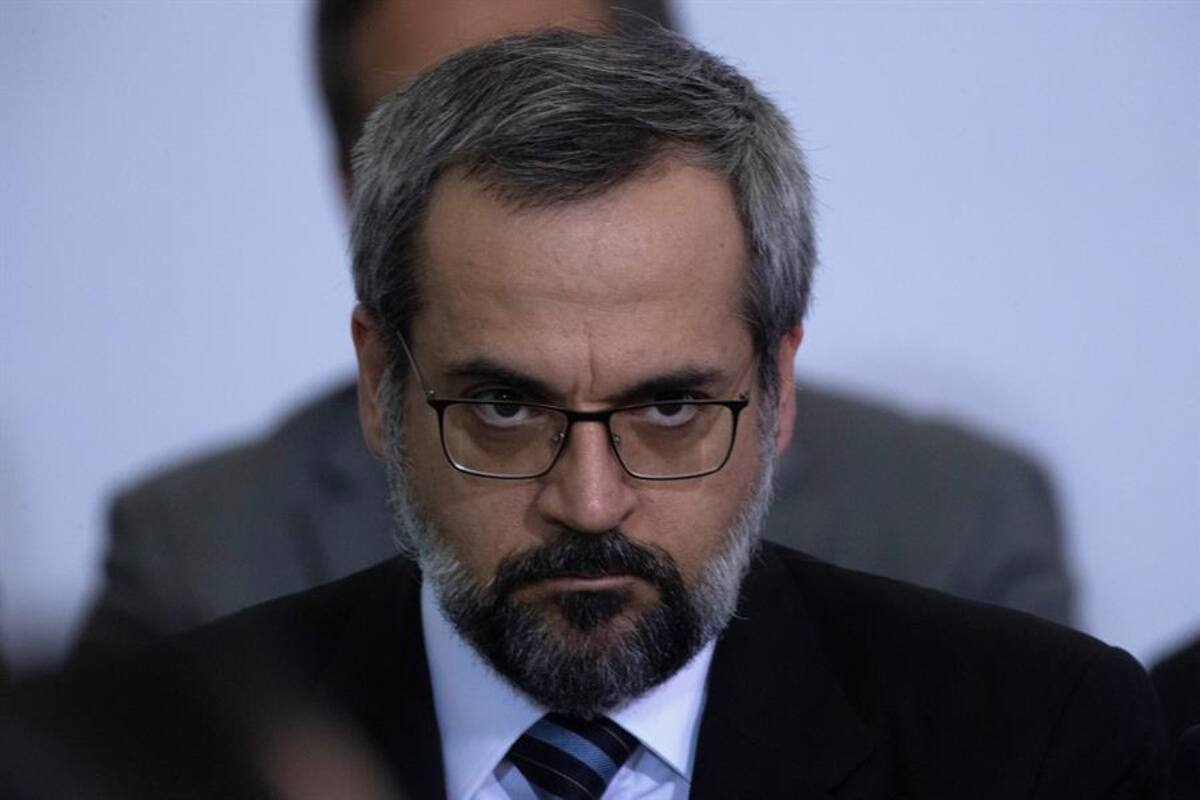 Ministro brasileño hace lo que Carmen Salinas y China exige disculpas
