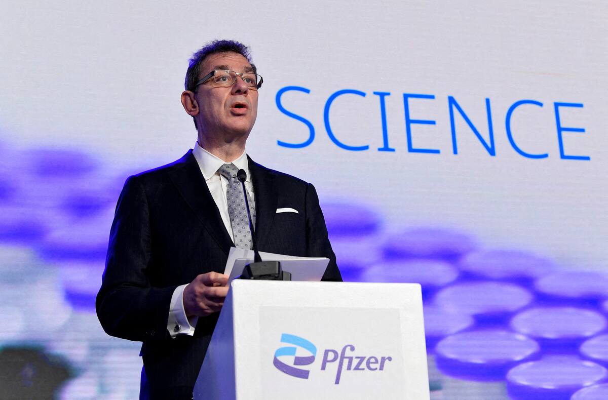 Foto de archivo del CEO de Pfizer Albert Bourla en una rueda de prensa en Puurs, Belgica
Abril 23, 2021. John Thys /Pool via REUTERS/