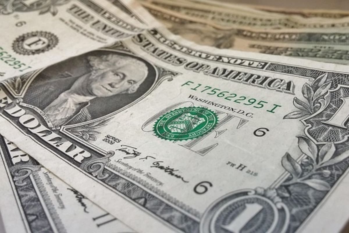 Peso se cotiza en 18.75 en casas de cambio; bancos lo venden hasta en 19.10