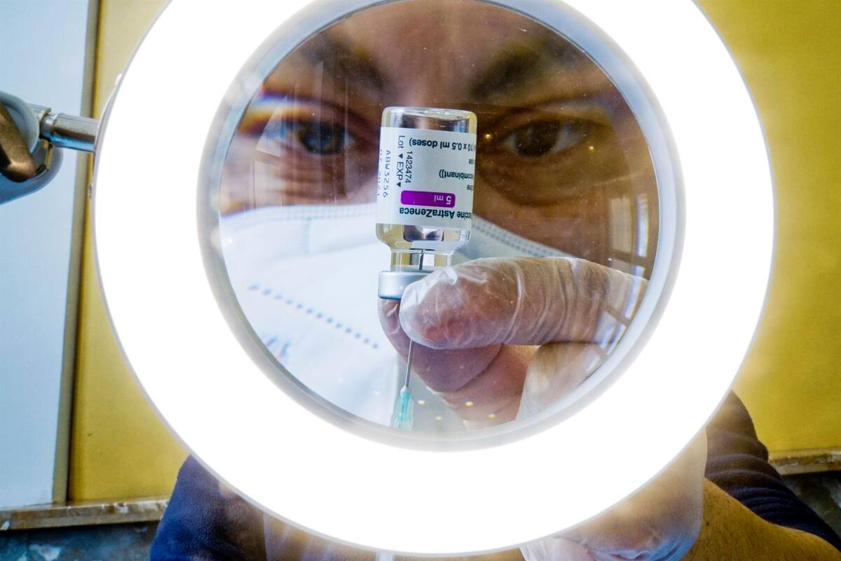 Tercera dosis de AstraZeneca aumenta anticuerpos contra Ómicron: Estudio