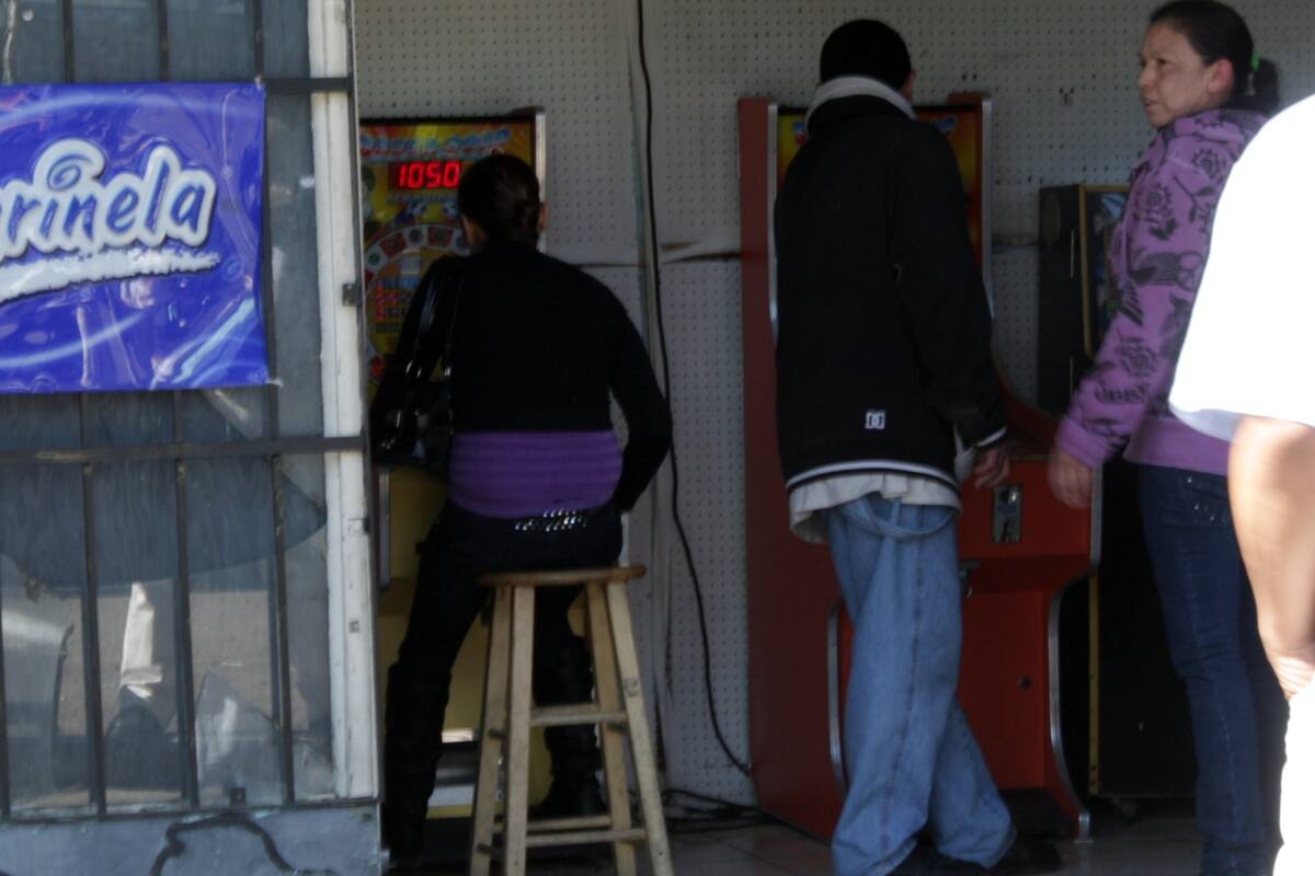 Refuerzan vigilancia en locales con “mini casinos”