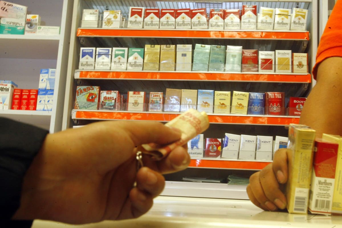 Hacienda reporta que la recaudación de impuestos al tabaco superó los veintisiete mil millones de pesos mientras que los refrescos y sorteos quedaron por debajo de las metas financieras programadas por el gobierno