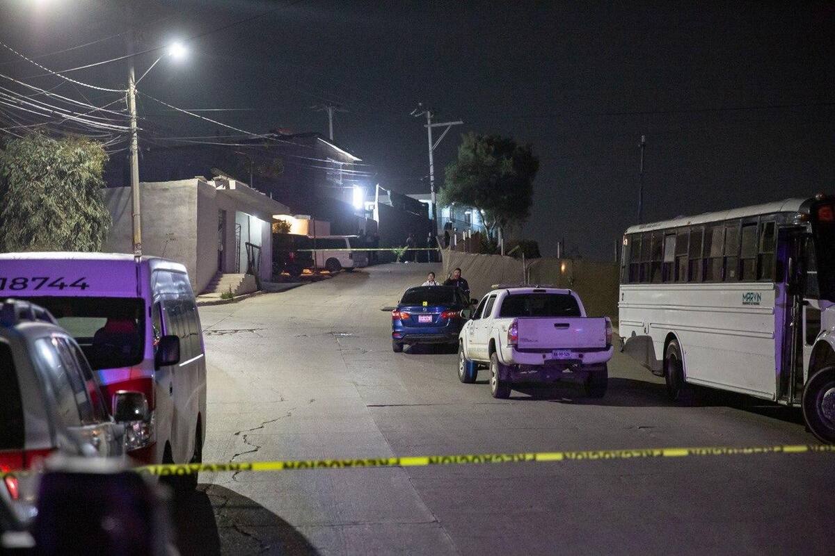 Ejecutan a hombre mientras manejaba en la colonia Vista Encantada