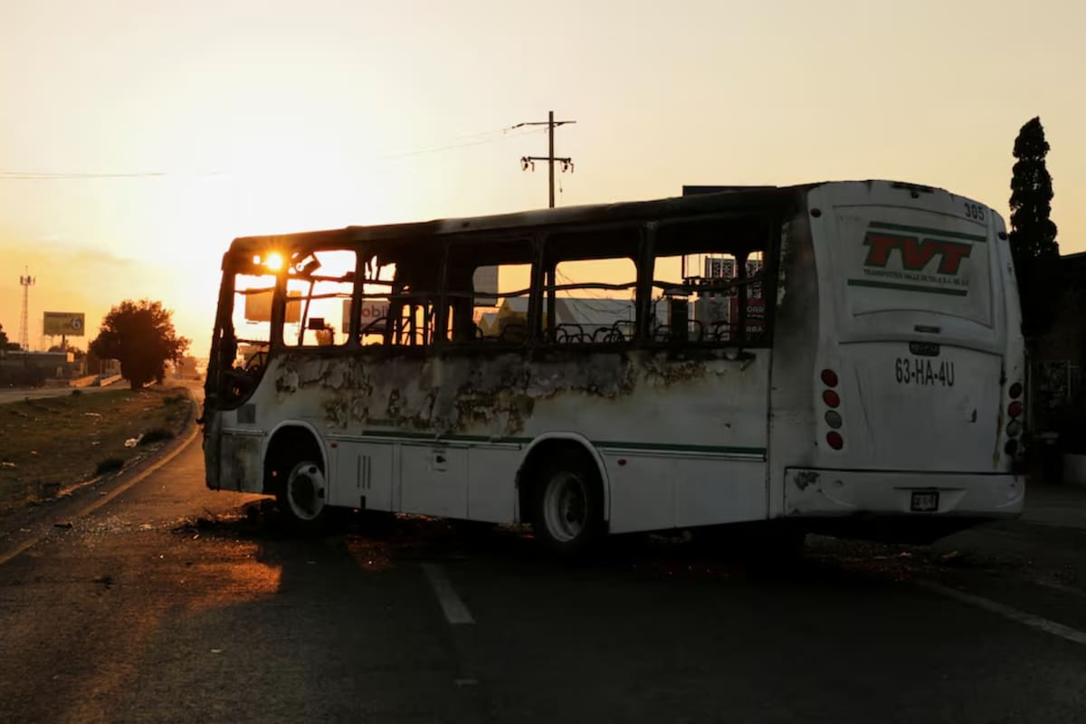 Carreteras en Jalisco ya operan sin bloqueos tras 63 cortes y violencia; autoridades confirman reapertura total y vigilancia reforzada en la red estatal