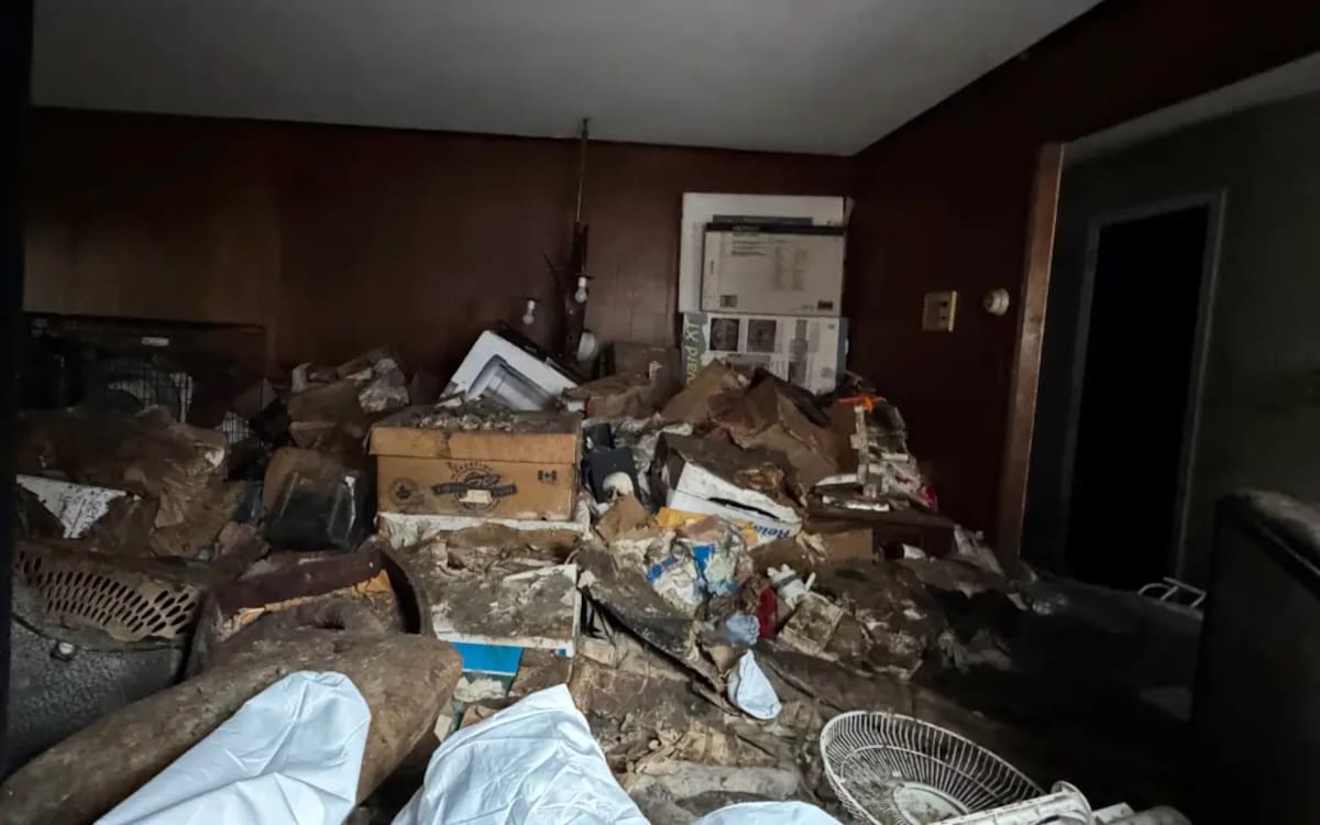 Vecinos describen la casa como un “infierno” tras años de denuncias sin respuesta. FOTO: James Messerschmidt