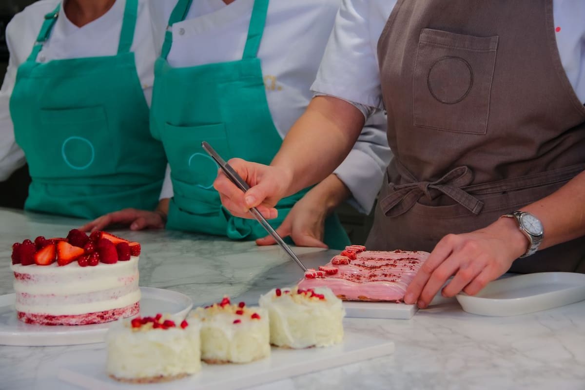 Las reglas del programa aclaran que apoyan emprendimientos como repostería, barberías y jardinería, entre otros, pero rechazan proyectos como la venta de bebidas de alcohólicas. | Foto: Pexels