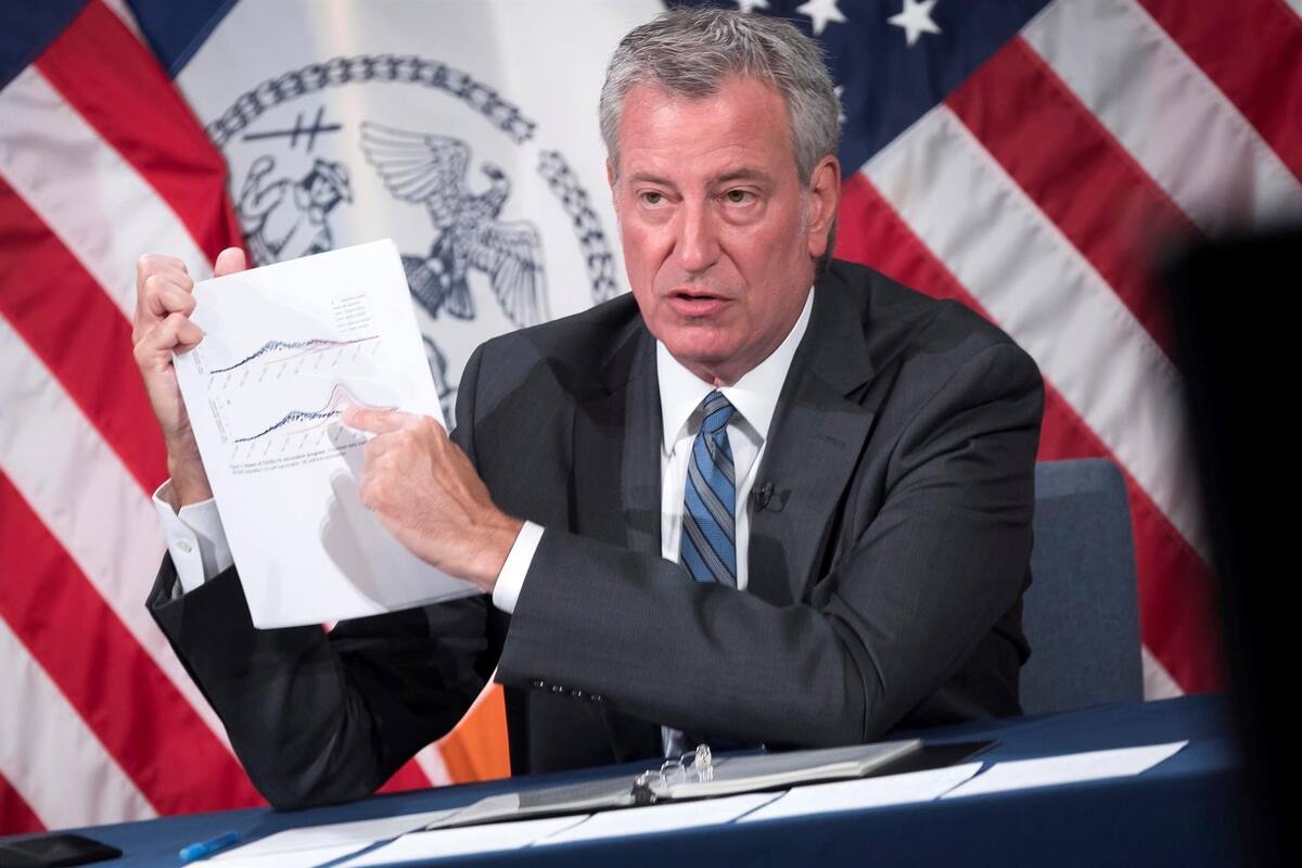 Nueva York: trabajadores de la salud deberán vacunarse o presentar prueba covid-19 negativa a la semana