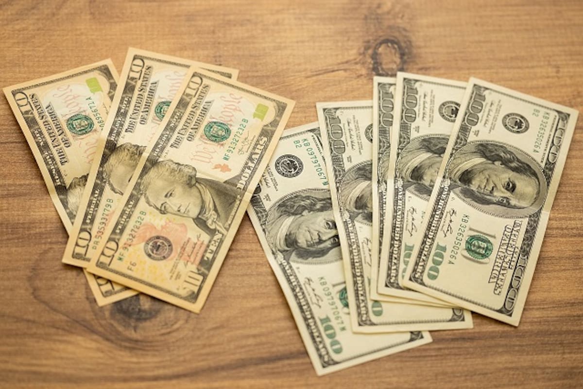 Casas de cambio elevan el precio del dólar pese a buen panorama para el peso