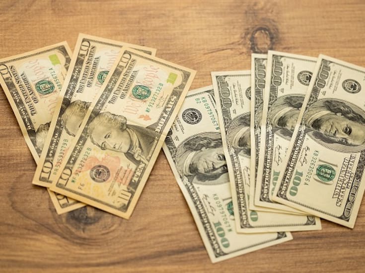 Casas de cambio elevan el precio del dólar pese a buen panorama para el peso