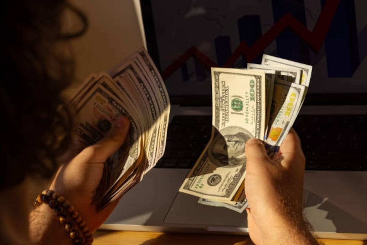 Se mantiene en 18.25 pesos la venta del dólar en casas de cambio locales