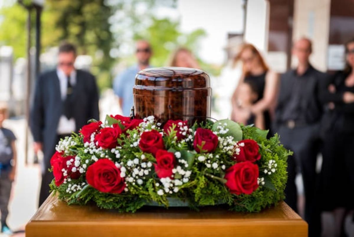 Funeral con cremación. Ilustrativa