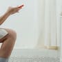 Ir al baño cuando no tienes ganas y pasar demasiado tiempo en el inodoro puede afectar la salud del recto, por lo que especialistas explican cuándo estos hábitos requieren atención médica