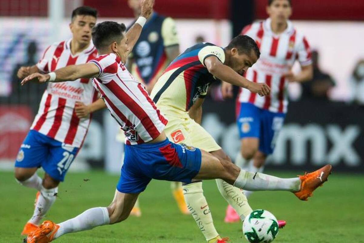 Chivas vence al América con golazo del "Chicote" Calderón