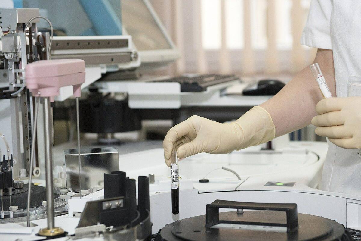 Indigna absolución de médicos tras contagio masivo de VIH