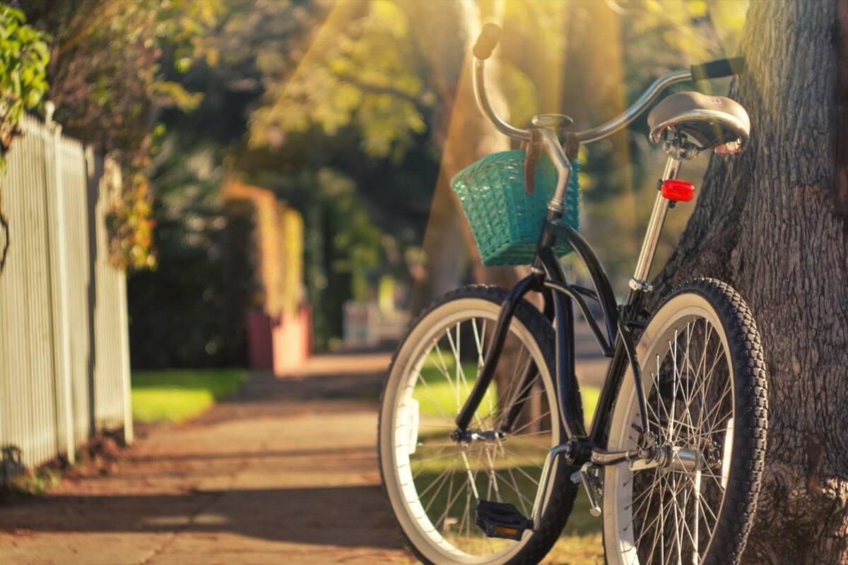 Roban bicicleta a repartidor y clienta le regala una
