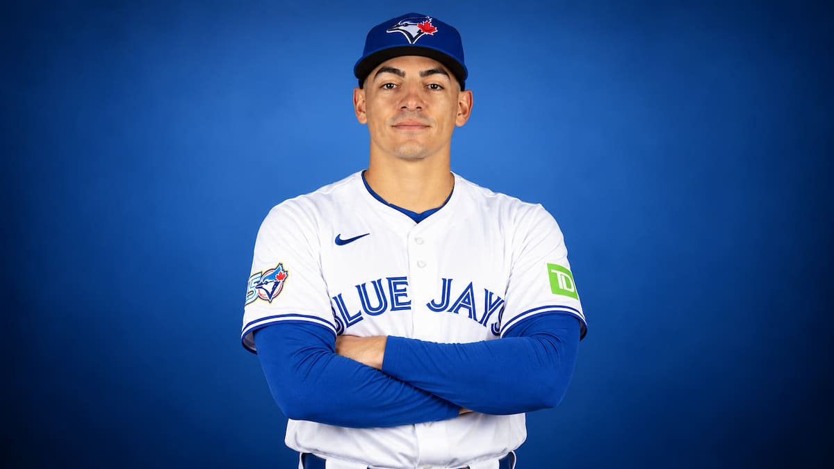 El hermosillense Brandon Valenzuela es finalista por el Guante de Oro de MLB en su año de novato: ¿contra quién compite?