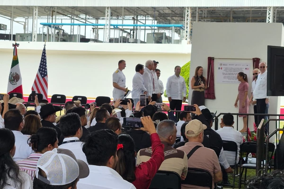 Inauguran planta de mosca estéril en Chiapas: “Se erradicará pronto plaga de gusano barrenador”: Rollins y anuncian inversión de 83 mdd de EEUU en México