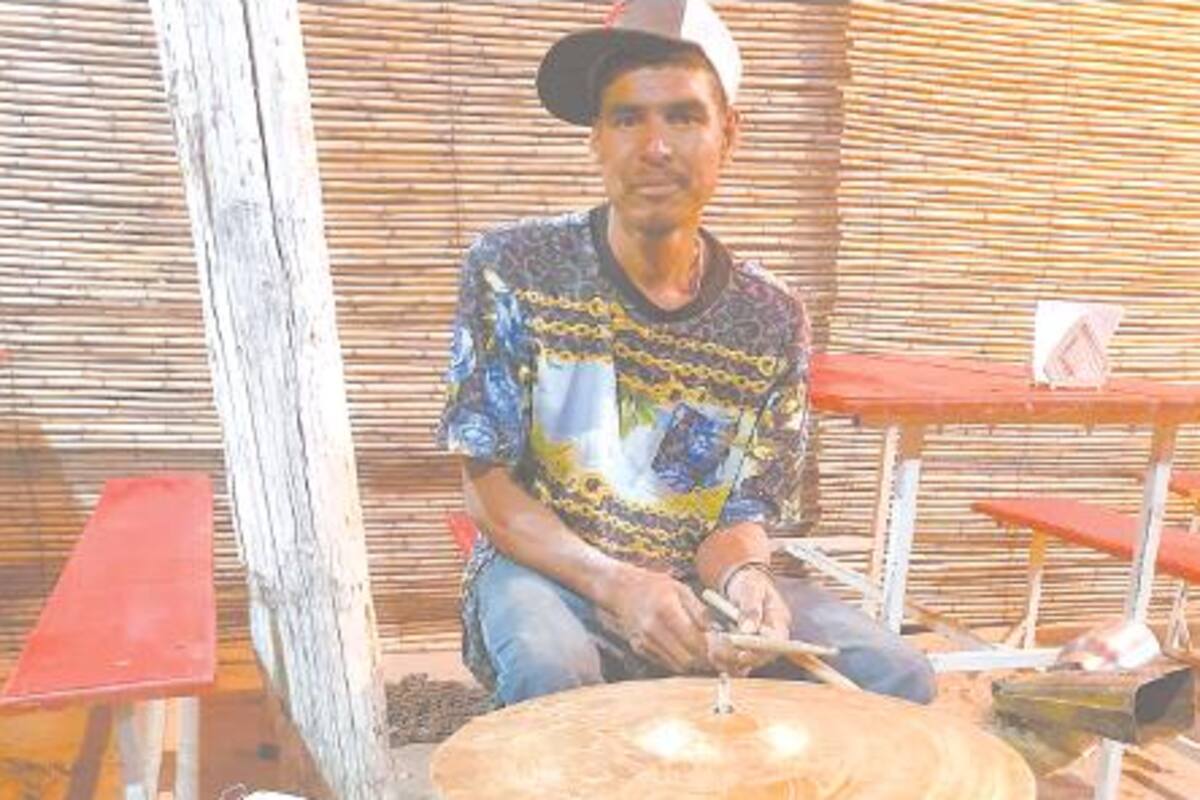 Lleva “Chino” alegría a pueblo de Esperanza