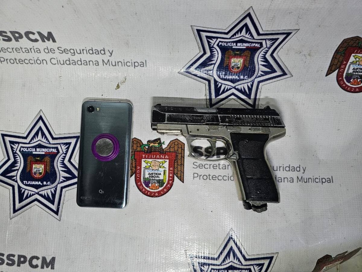 Al detenido le fue asegurado un artefacto tipo pistola.