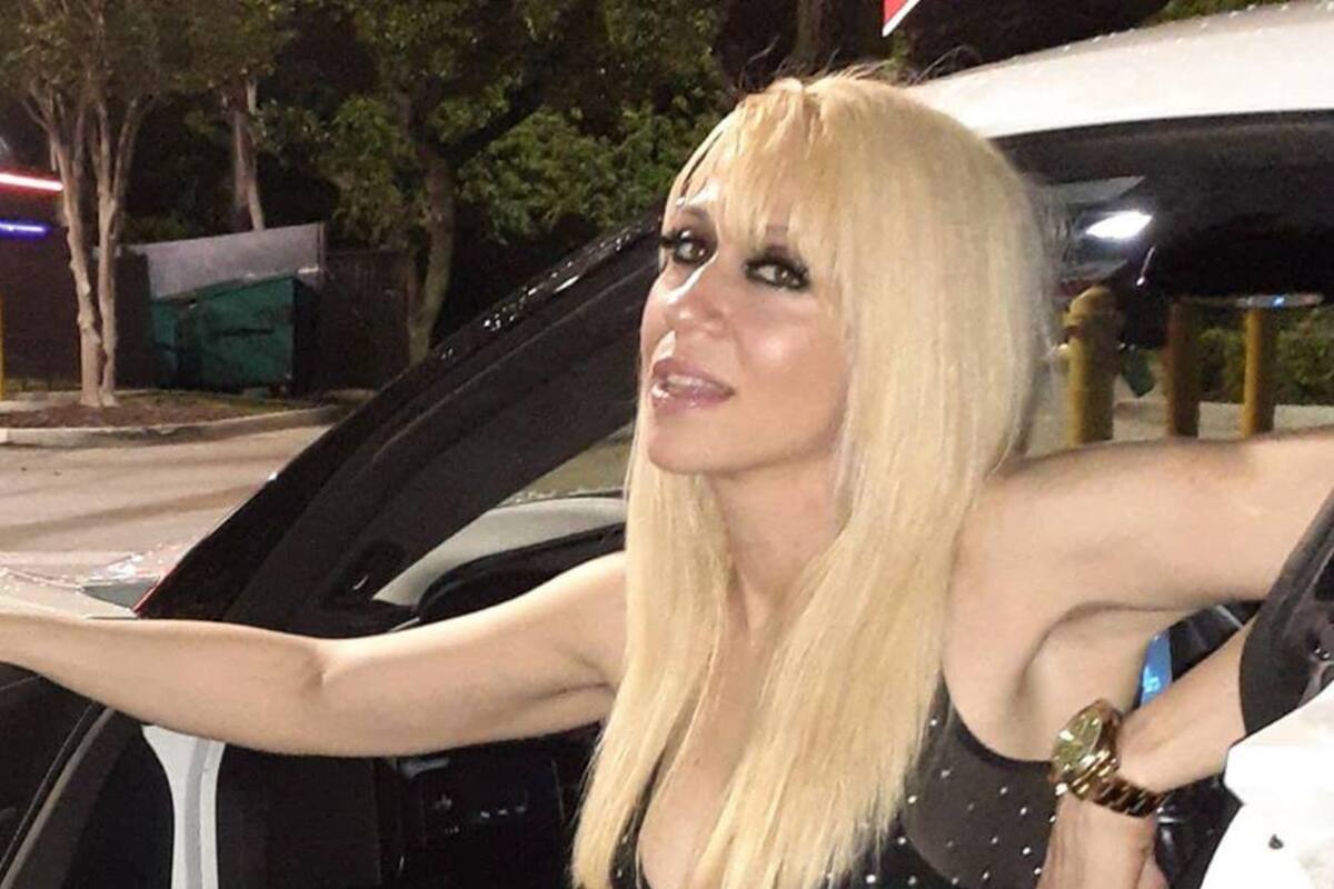 Noelia presume su trasero en apretado minishort