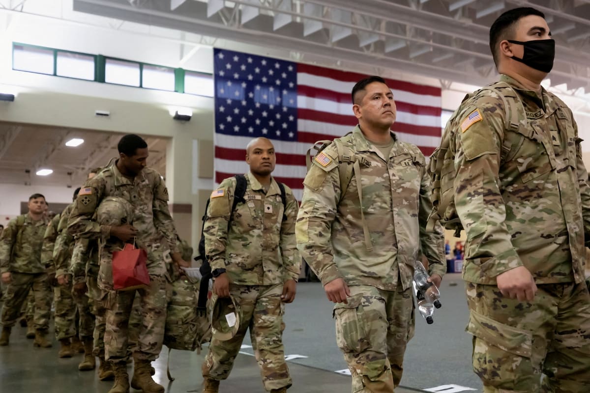 Pentágono confirmó que cuatro soldados de origen mexicano resultaron heridos en la ofensiva militar de Estados Unidos contra Irán y reportó 13 militares fallecidos en cinco semanas, según registros oficiales del sistema de bajas del Departamento de Defensa