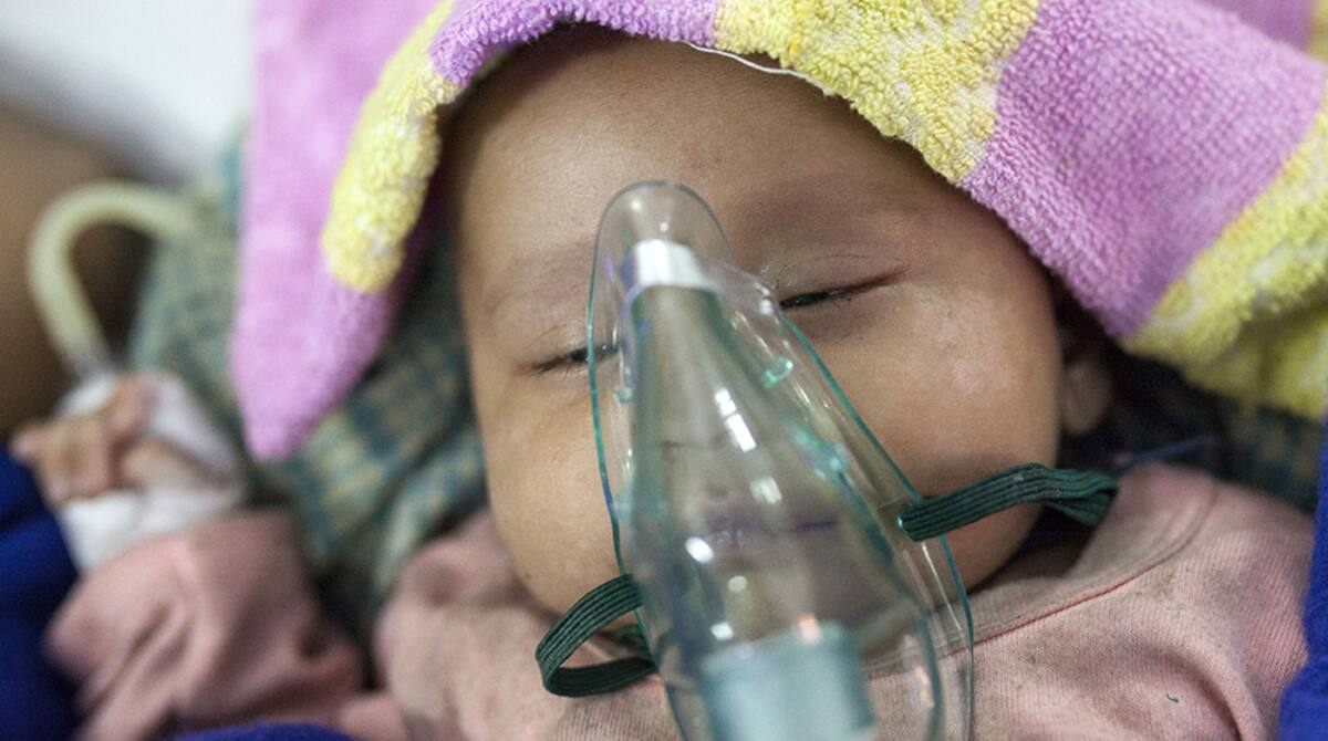DHAKA, BANGLADESH - JANUARY 24 : A mother nebulises her pneumonia-stricken child at Dhaka Child Hospital on January 24, 2016 in Dhaka, Bangladesh.
In the wake of ongoing cold wave across Bangladesh, huge rush of sick children has overcrowded the Dhaka Child Hospital. Thousands of children, especially the newborn infants, are suffering from various cold-related diseases such as pneumonia, meningitis, bronchitis, asthma, fever, cough and cold.
PHOTOGRAPH BY Zakir Hossain Chowdhury / Barcroft Media
UK Office, London.
T +44 845 370 2233
W www.barcroftmedia.com
USA Office, New York City.
T +1 212 796 2458
W www.barcroftusa.com
Indian Office, Delhi.
T +91 11 4053 2429
W www.barcroftindia.com (Photo credit should read Zakir Hossain Chowdhury / Barcro / Barcroft Media via Getty Images)