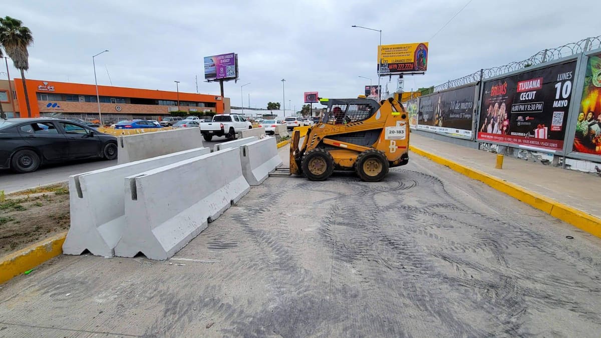 La obra contempla una extensión de 400 metros, con la instalación de barreras centrales de concreto. Foto: Cortesía
